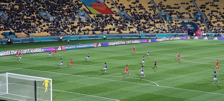 库拉索：小国足球，大梦世界杯｜巅峰国际官方网站（封面配图）
